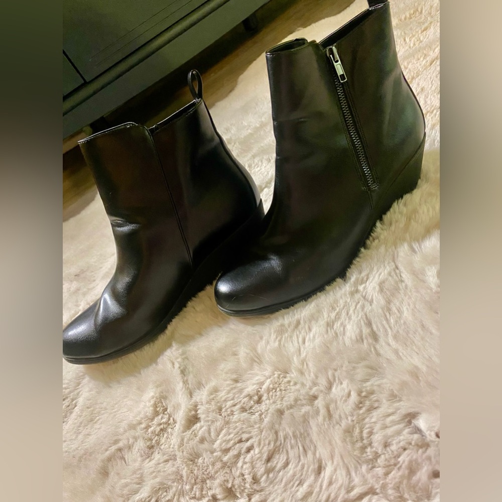 Black Comfy Ankle Booties!